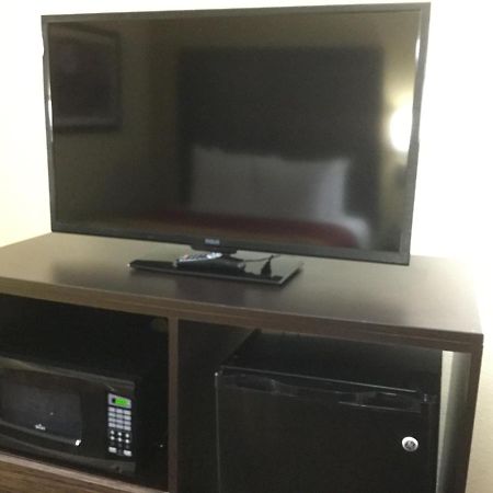 Days Inn & Suites By Wyndham Columbia Airport West Columbia Eksteriør bilde
