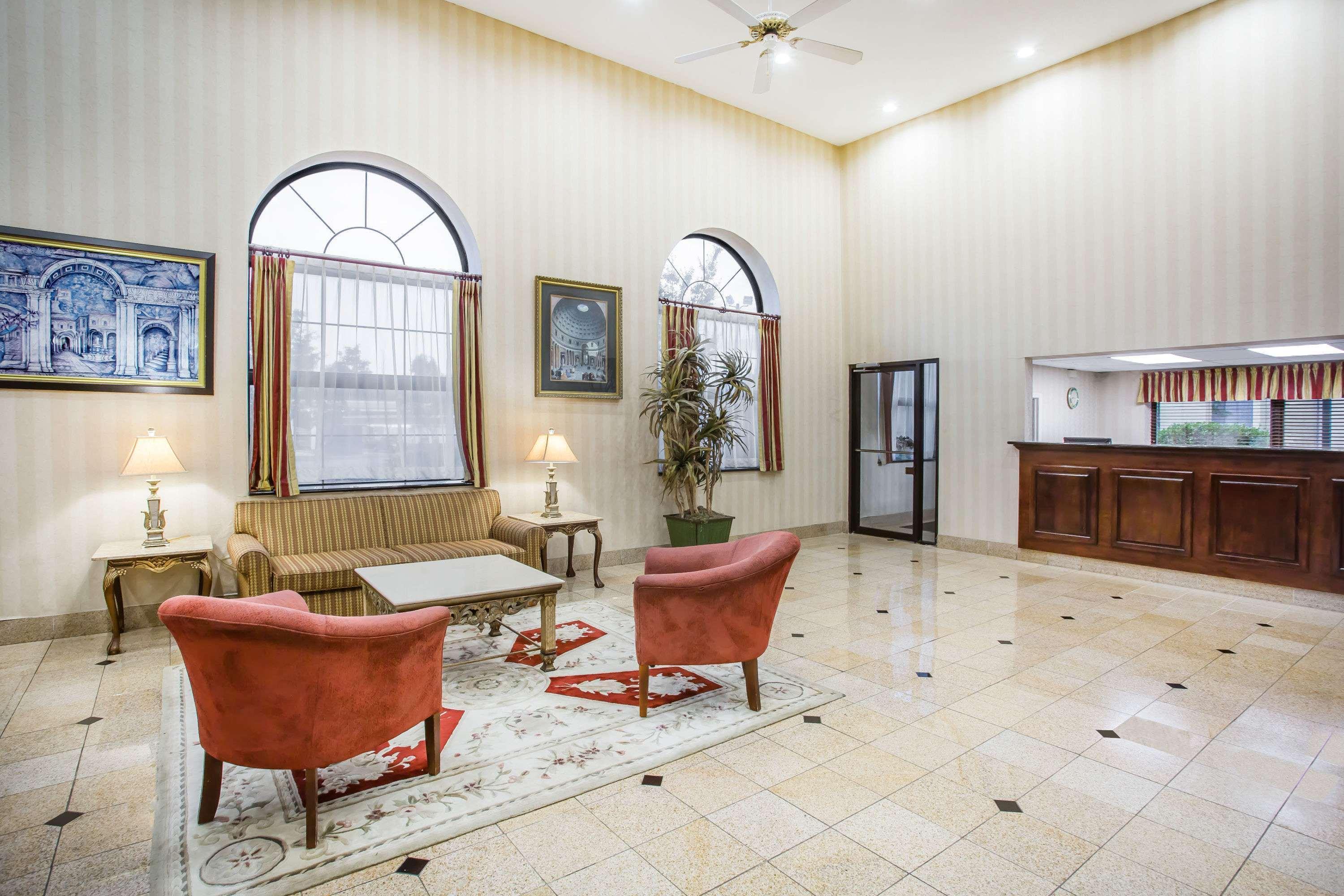 Days Inn & Suites By Wyndham Columbia Airport West Columbia Eksteriør bilde