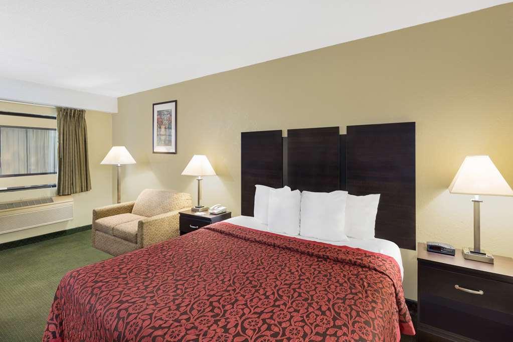 Days Inn & Suites By Wyndham Columbia Airport West Columbia Rom bilde